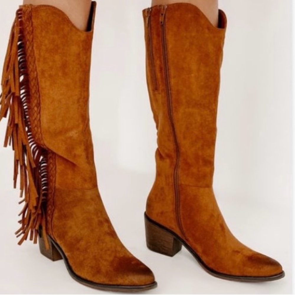 Wilder faux fringe suede boots Sz 6.5